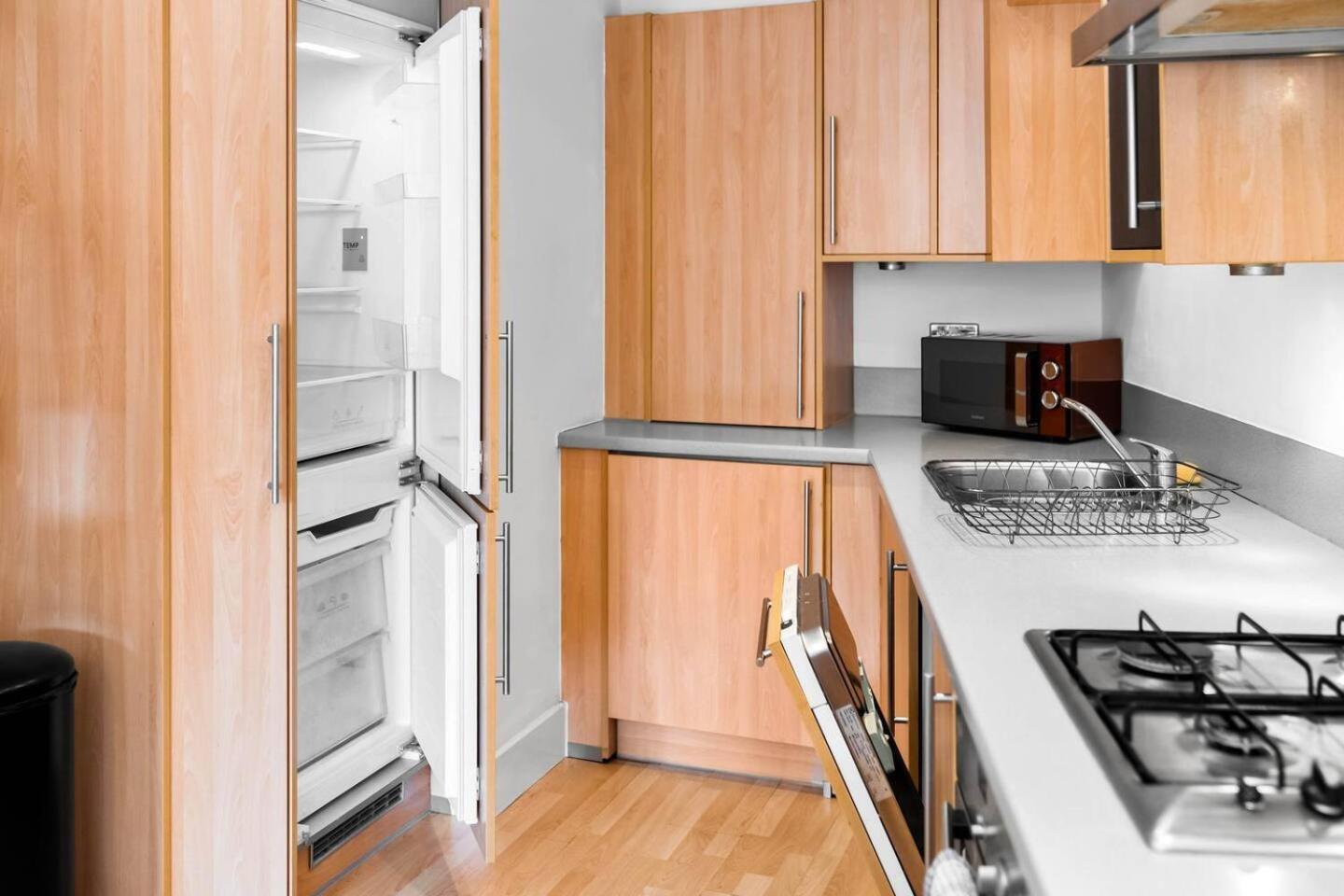 City Centre - Two Bedroom Apartment - Juliet Balcony - Secure Parking - Wifi - Smart Tv - Top Rated -33S Birmingham Exterior photo